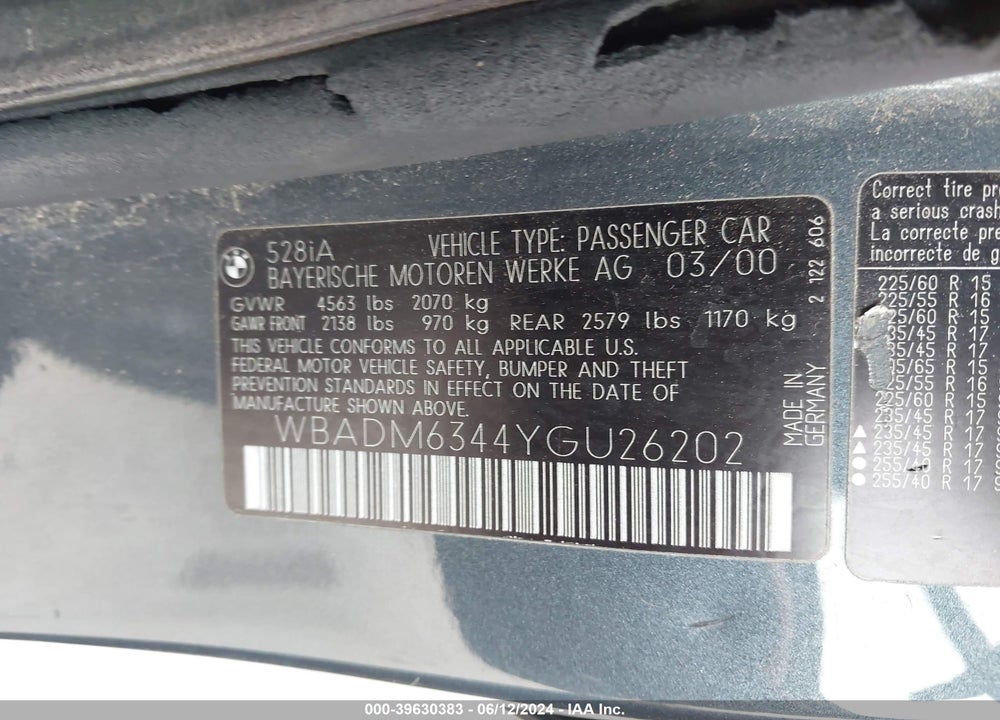 2000 BMW 528IA VIN: WBADM6344YGU26202
