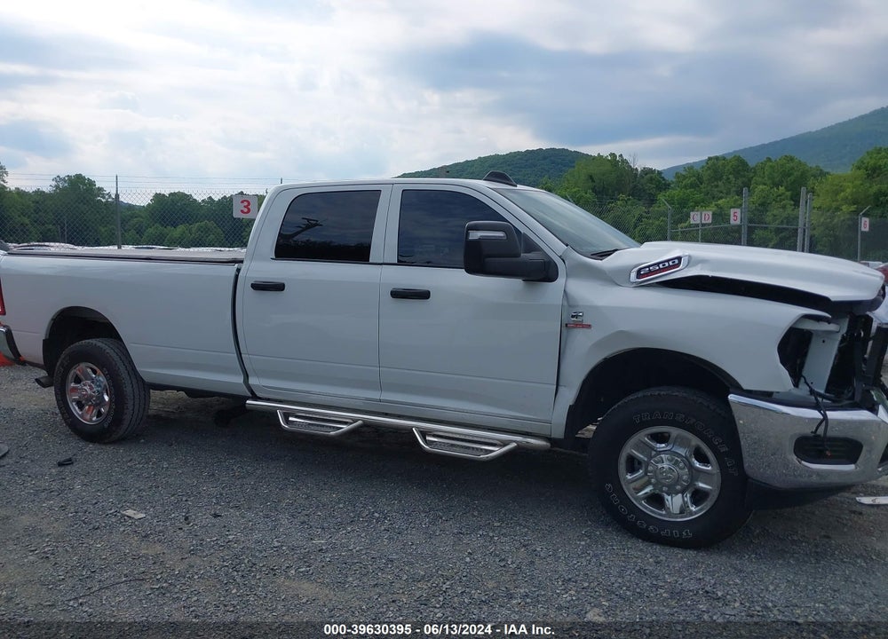 2023 RAM 2500 TRADESMAN 4X4 8' BOX VIN: 3C6UR5HL1PG615429