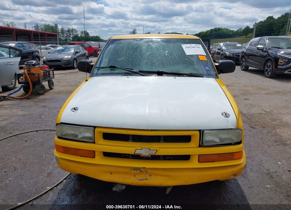 2002 CHEVROLET S-10 LS VIN: 1GCCS145428260182