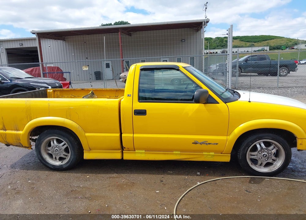 2002 CHEVROLET S-10 LS VIN: 1GCCS145428260182