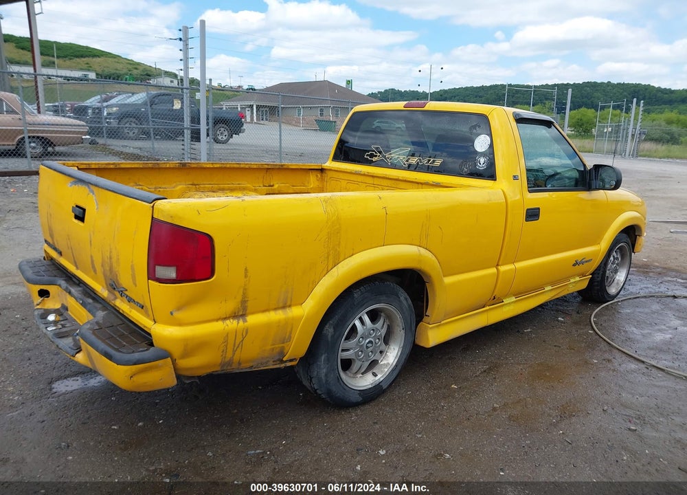 2002 CHEVROLET S-10 LS VIN: 1GCCS145428260182