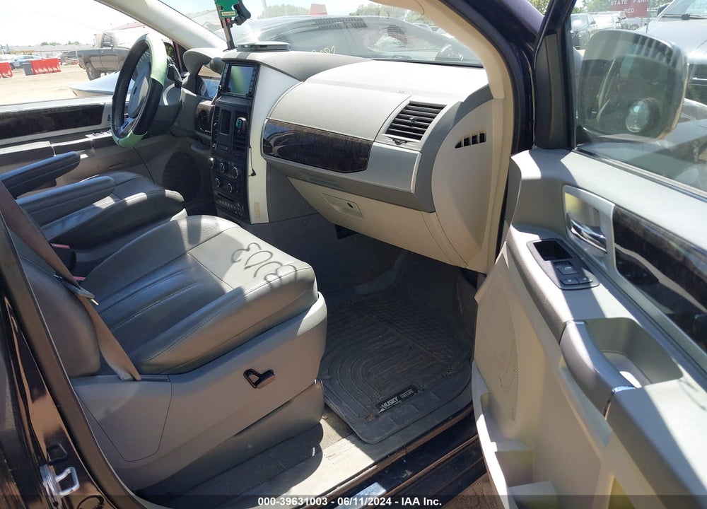2010 DODGE GRAND CARAVAN SXT VIN: 2D4RN5DX3AR138719