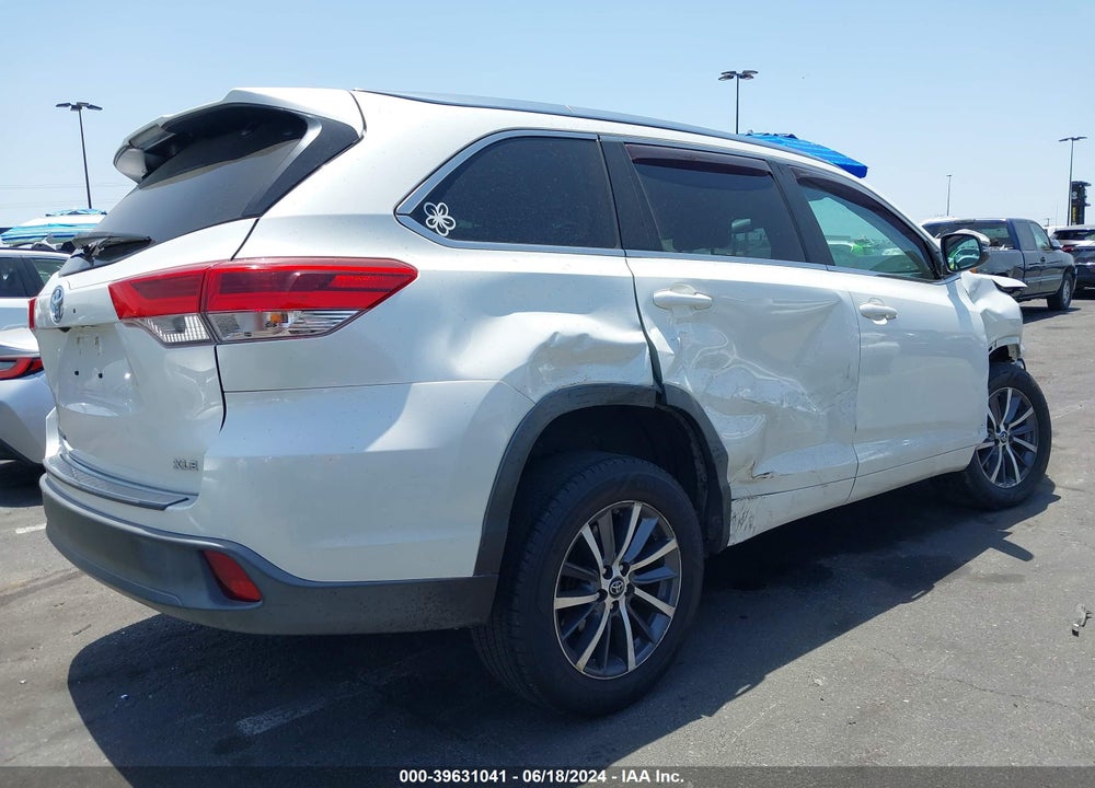 2018 TOYOTA HIGHLANDER XLE VIN: 5TDKZRFH5JS535212