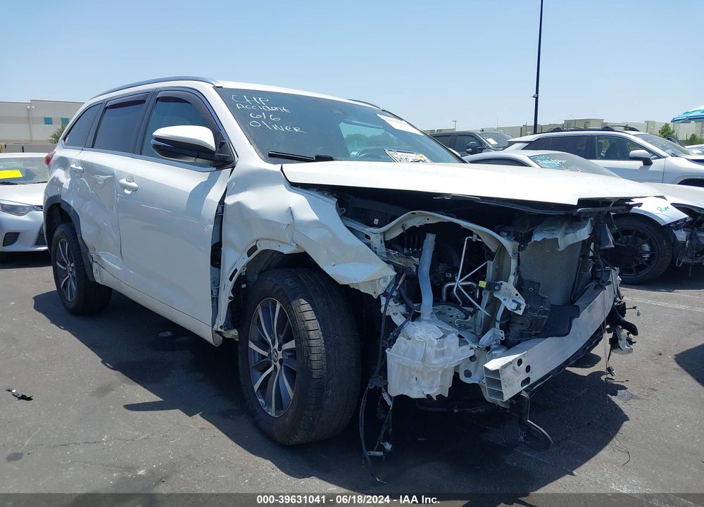 2018 TOYOTA HIGHLANDER XLE VIN: 5TDKZRFH5JS535212
