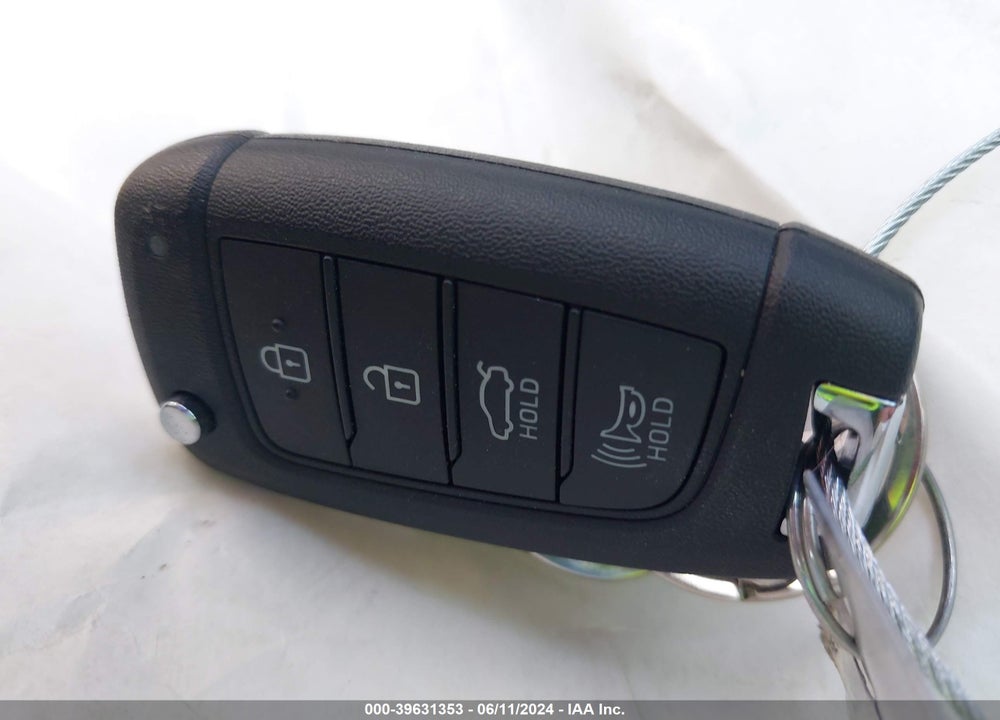 2024 HYUNDAI ELANTRA SE VIN: KMHLL4DG1RU739575