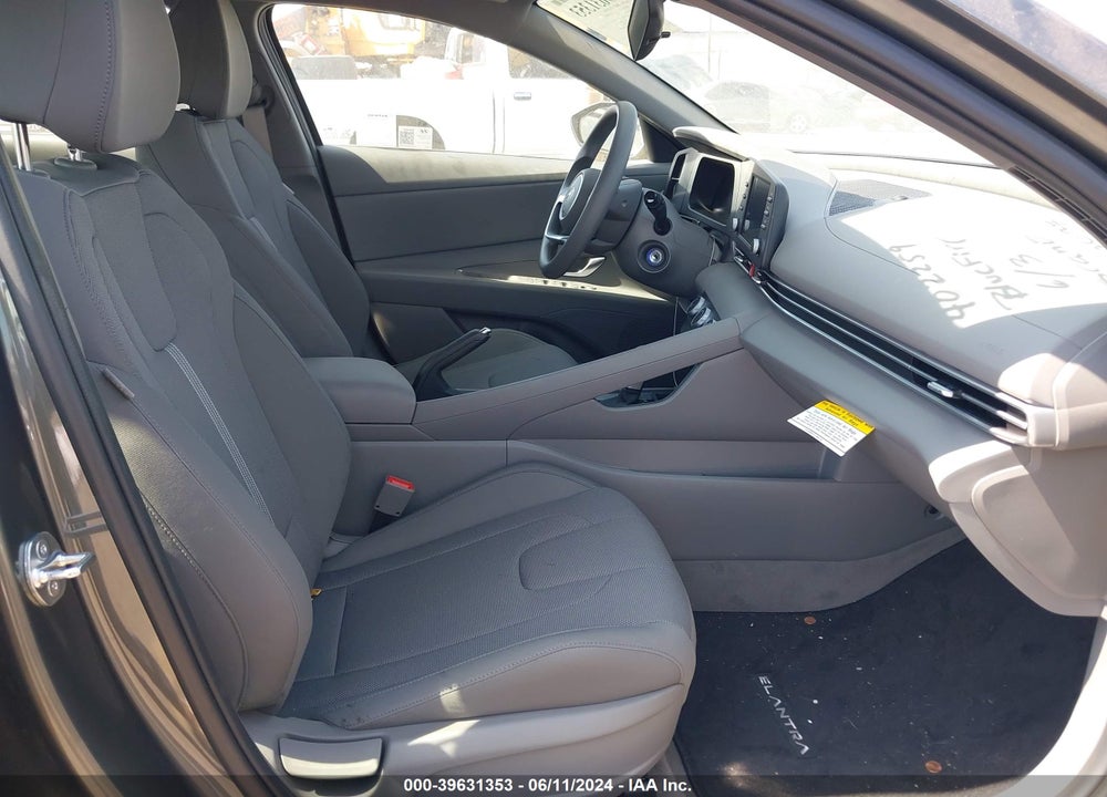 2024 HYUNDAI ELANTRA SE VIN: KMHLL4DG1RU739575