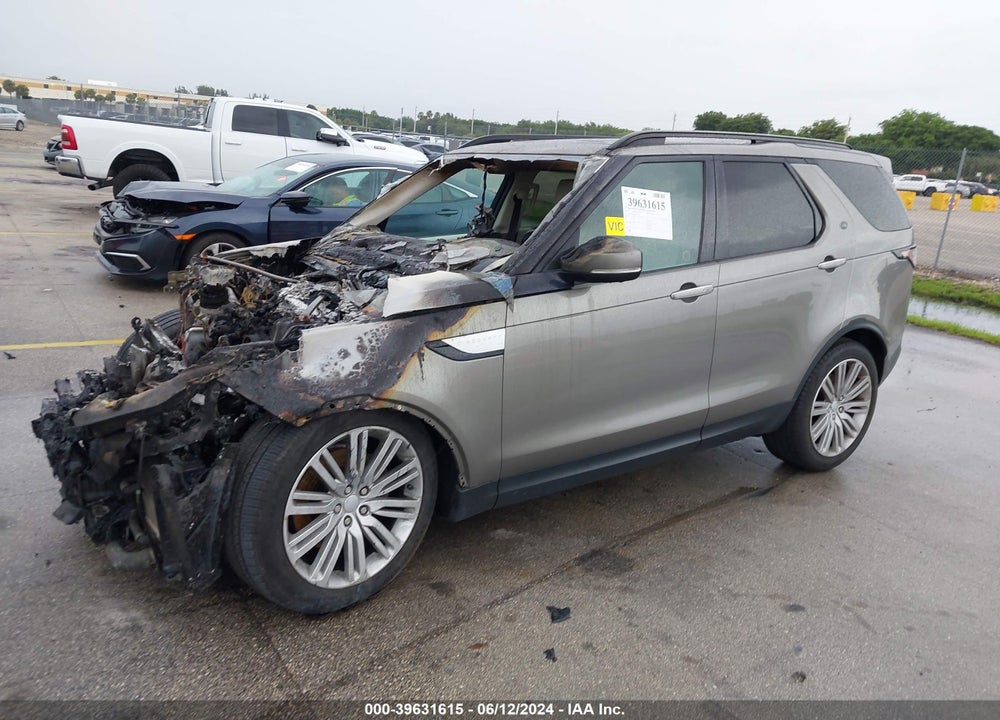 2017 LAND ROVER DISCOVERY HSE LUXURY VIN: SALRHBBK3HA035303