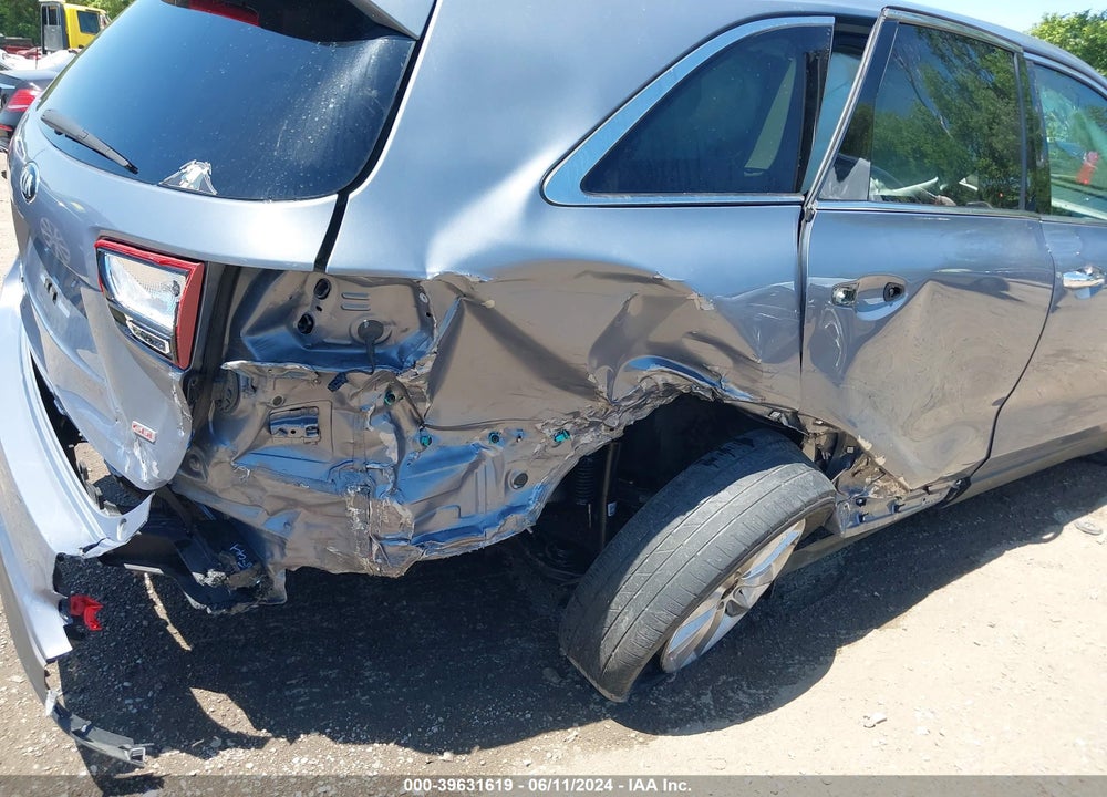 2019 KIA SORENTO 2.4L L VIN: 5XYPG4A32KG610568
