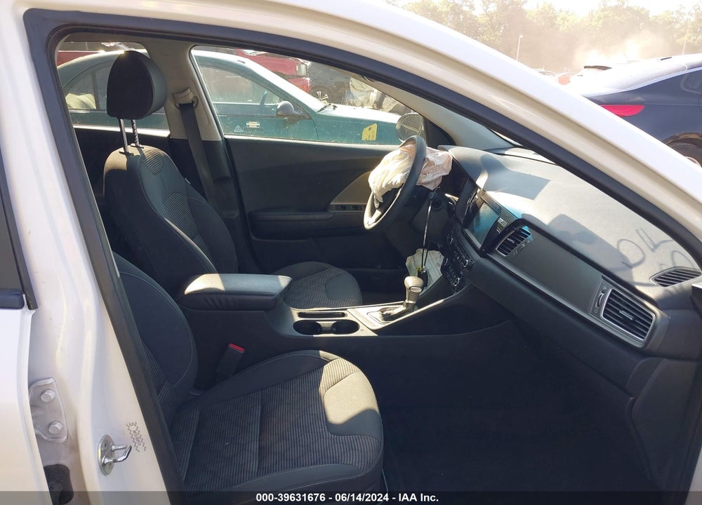 2017 KIA NIRO VIN: KNDCB3LC0H5095236
