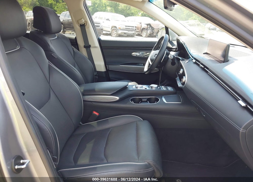 2022 GENESIS GV70 2.5T AWD VIN: KMUMADTB8NU050239
