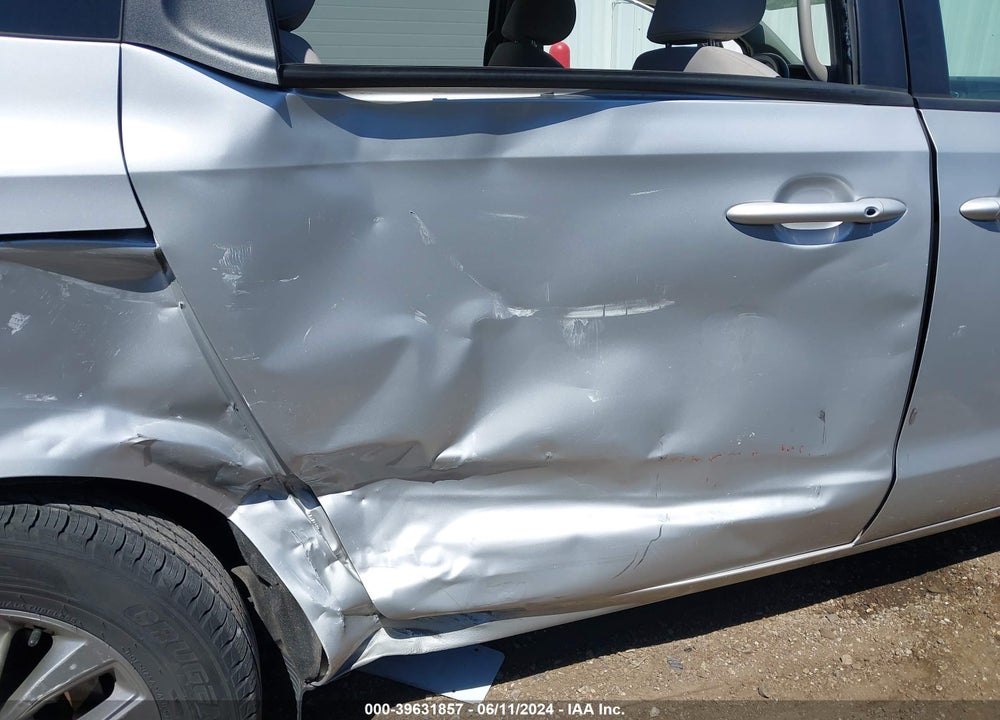 2021 KIA SEDONA LX VIN: KNDMB5C11M6665215