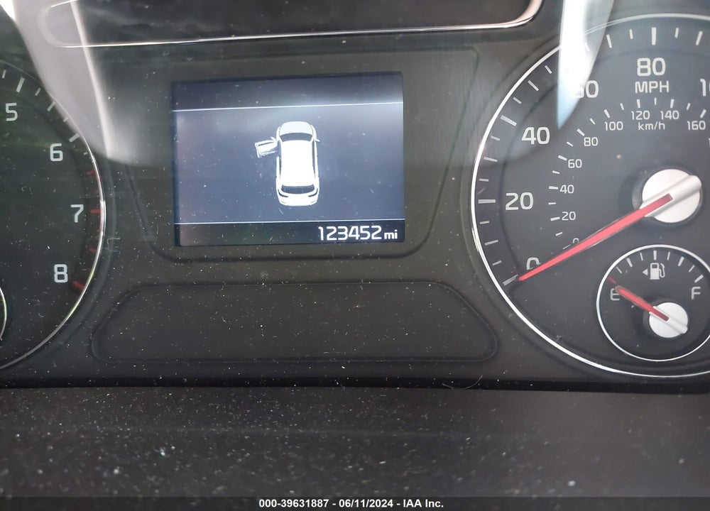 2019 KIA SORENTO 2.4L LX VIN: 5XYPG4A33KG509698