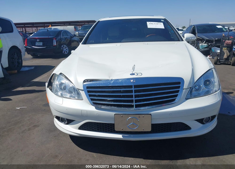 2009 MERCEDES-BENZ S 550 VIN: WDDNG71X29A273136