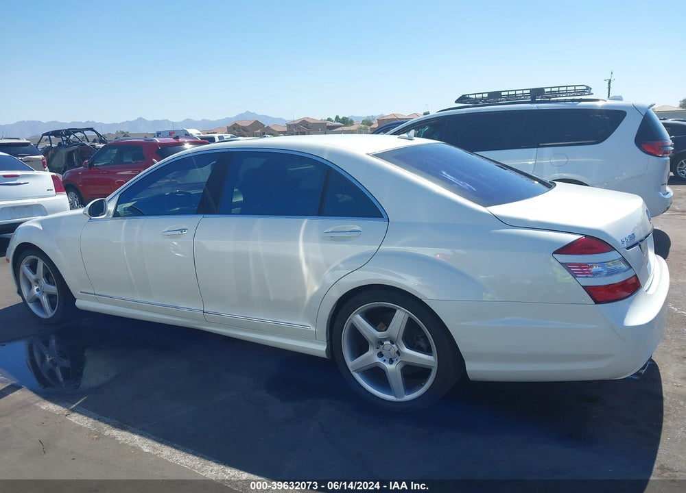 2009 MERCEDES-BENZ S 550 VIN: WDDNG71X29A273136