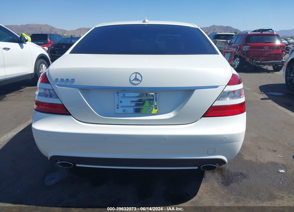 2009 MERCEDES-BENZ S 550 VIN: WDDNG71X29A273136