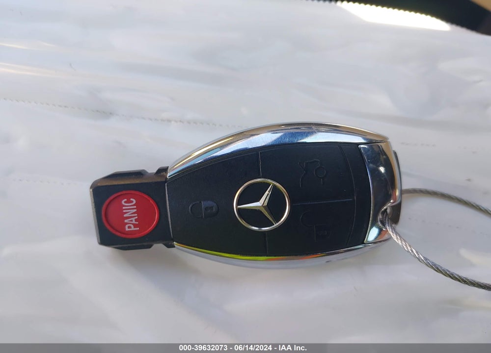 2009 MERCEDES-BENZ S 550 VIN: WDDNG71X29A273136