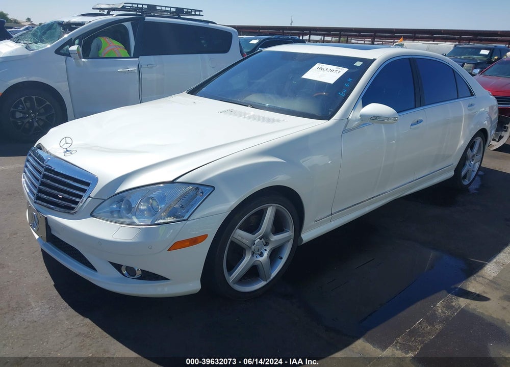 2009 MERCEDES-BENZ S 550 VIN: WDDNG71X29A273136