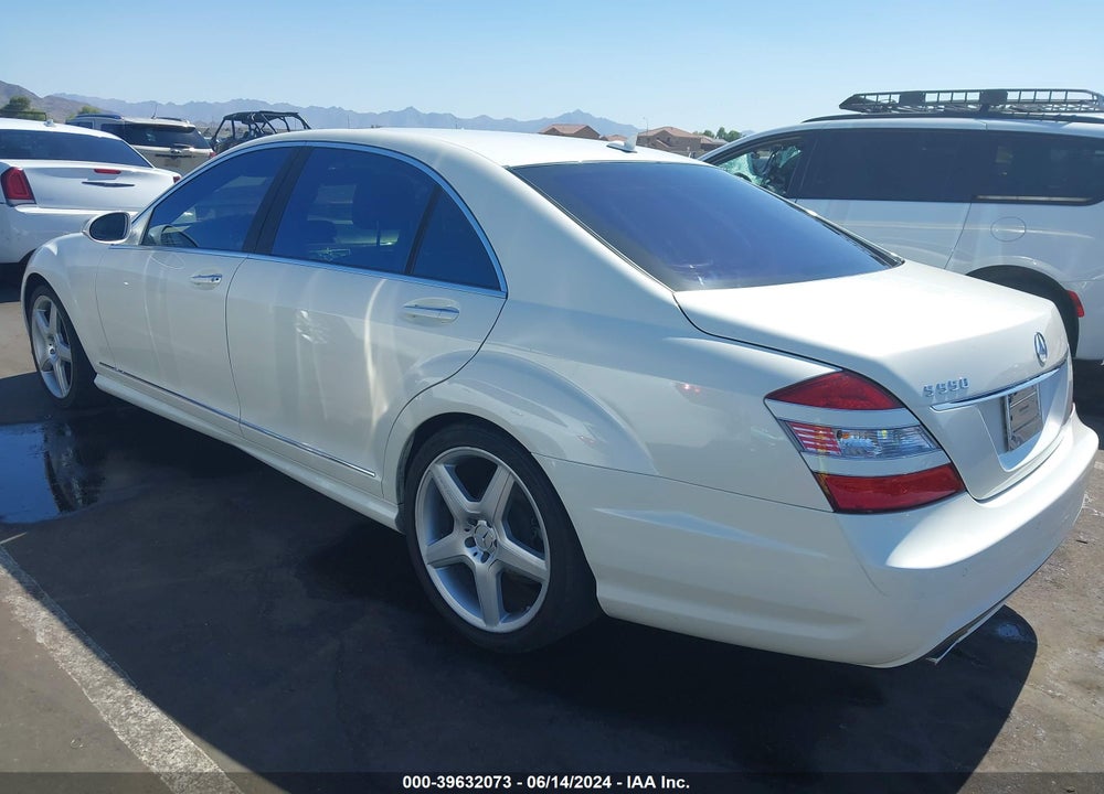 2009 MERCEDES-BENZ S 550 VIN: WDDNG71X29A273136