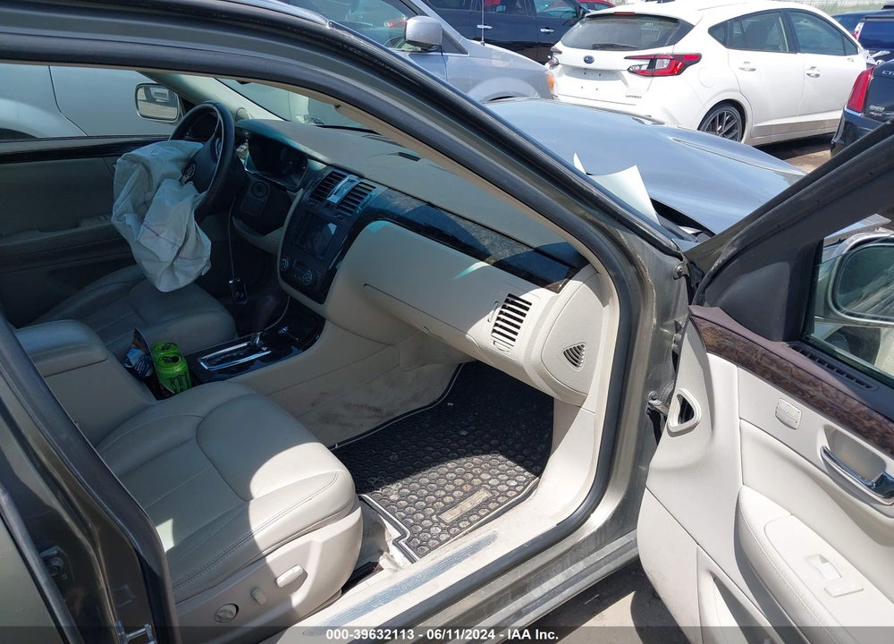 2011 CADILLAC DTS LUXURY COLLECTION VIN: 1G6KD5E62BU100784