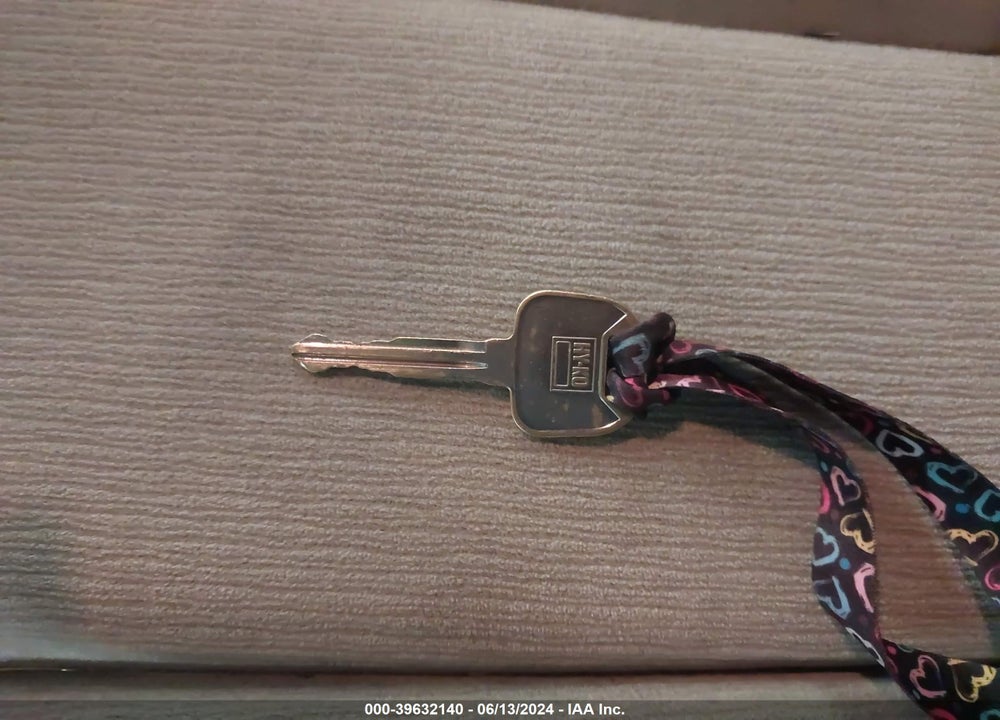 2011 KIA SEDONA LX VIN: KNDMG4C70B6370877