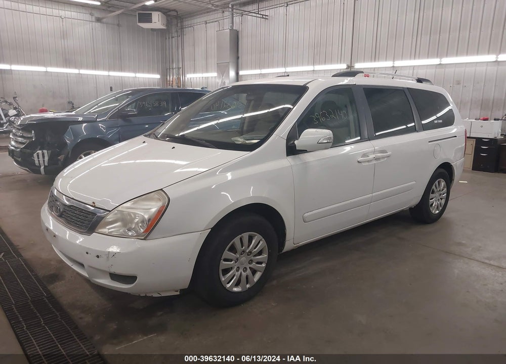 2011 KIA SEDONA LX VIN: KNDMG4C70B6370877