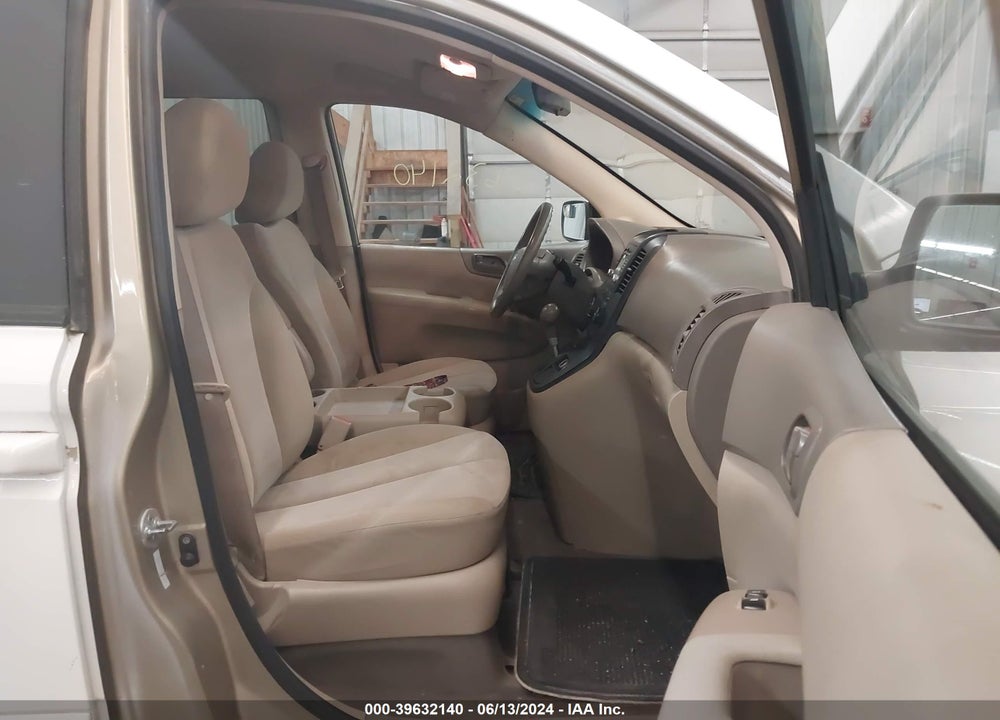 2011 KIA SEDONA LX VIN: KNDMG4C70B6370877