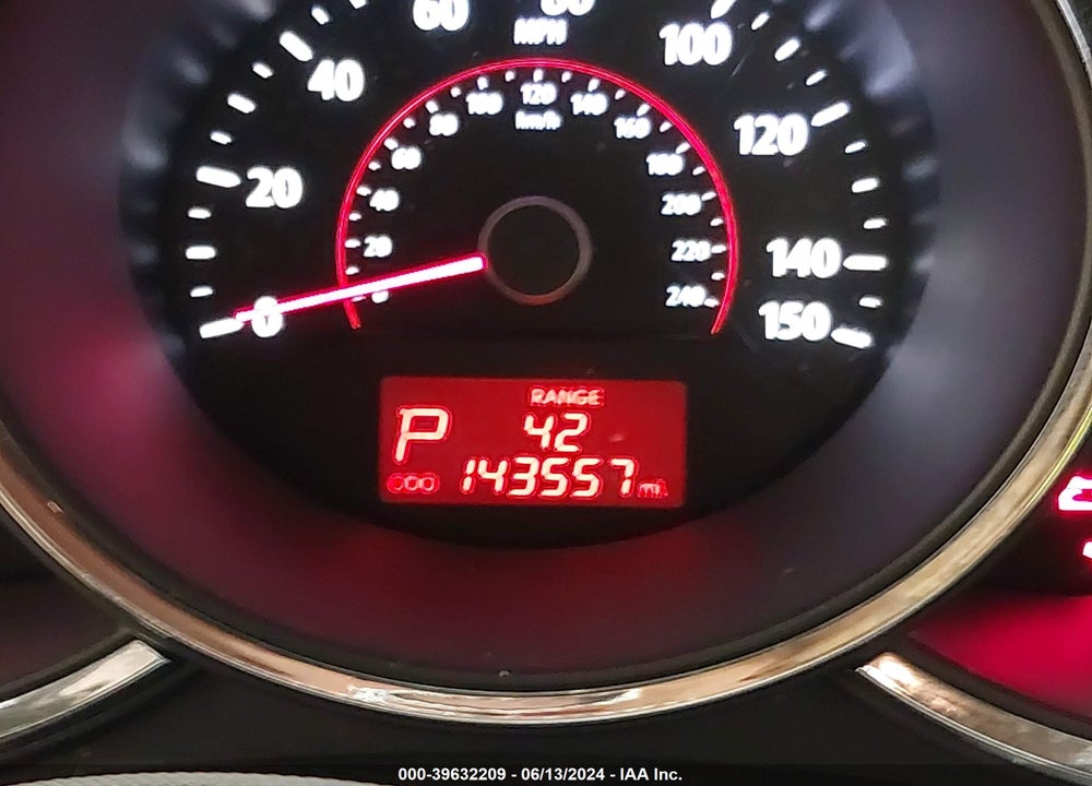 2011 KIA SORENTO LX VIN: 5XYKT3A10BG102873