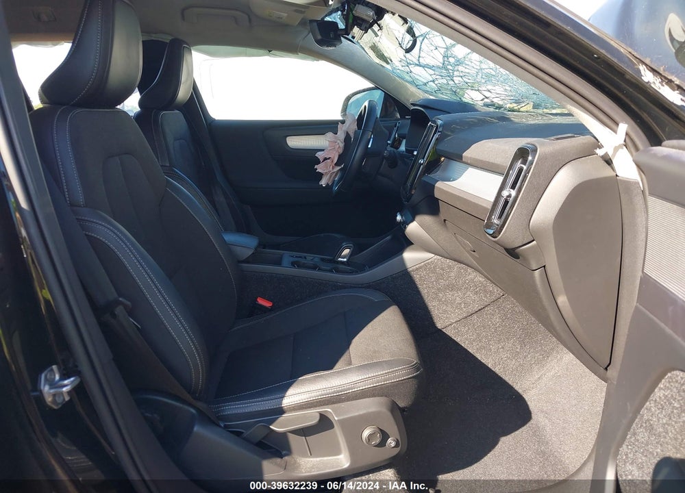 2020 VOLVO XC40 VIN: YV4AC2HK9L2211085