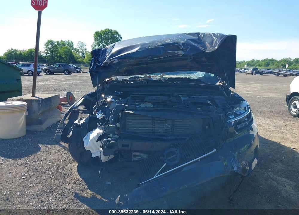 2020 VOLVO XC40 VIN: YV4AC2HK9L2211085