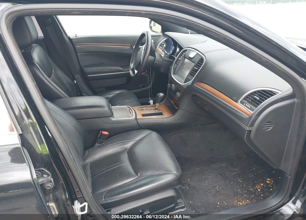 2013 CHRYSLER 300C JOHN VARVATOS LUXURY EDITION VIN: 2C3CCADT5DH635302
