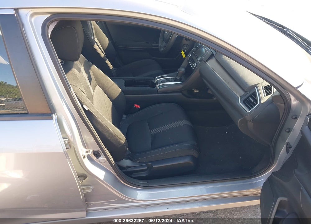 2018 HONDA CIVIC LX VIN: 2HGFC2F53JH572291