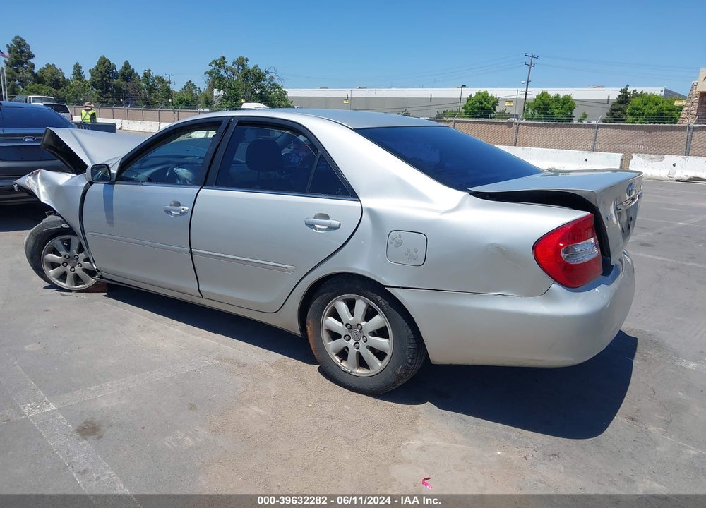 2004 TOYOTA CAMRY XLE VIN: 4T1BE30K14U867415