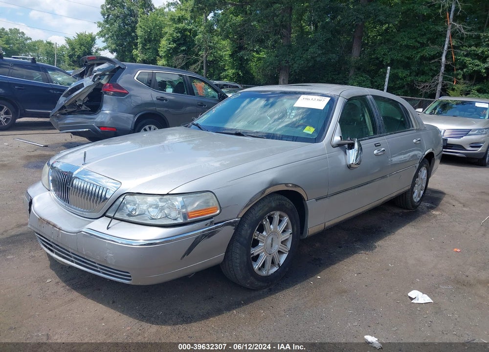 2007 LINCOLN TOWN CAR SIGNATURE LIMITED VIN: 1LNHM82W27Y604695