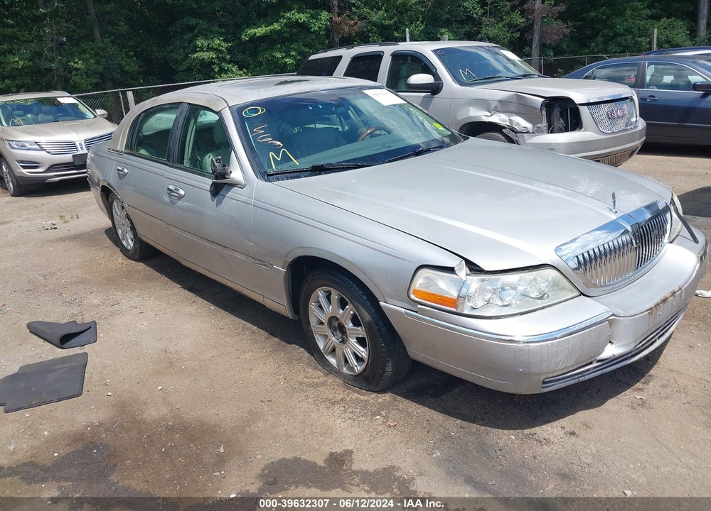 2007 LINCOLN TOWN CAR SIGNATURE LIMITED VIN: 1LNHM82W27Y604695