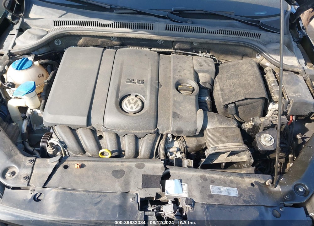 2013 VOLKSWAGEN JETTA 2.5L SE VIN: 3VWDX7AJ1DM300997