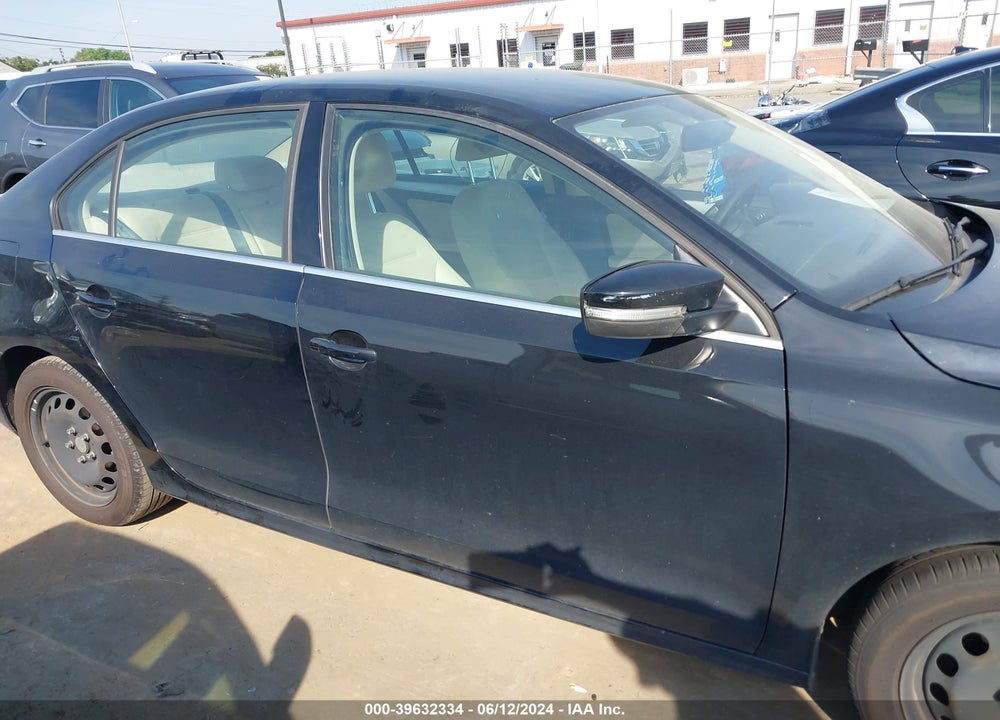 2013 VOLKSWAGEN JETTA 2.5L SE VIN: 3VWDX7AJ1DM300997