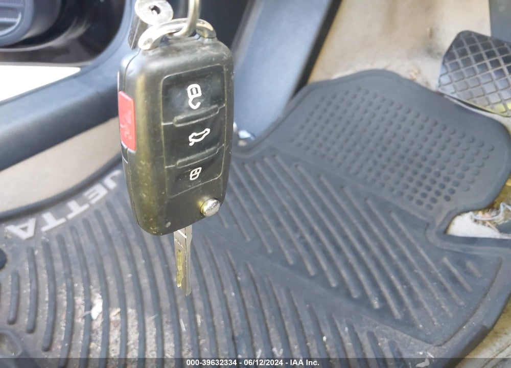 2013 VOLKSWAGEN JETTA 2.5L SE VIN: 3VWDX7AJ1DM300997