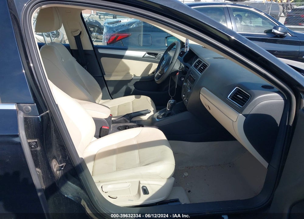 2013 VOLKSWAGEN JETTA 2.5L SE VIN: 3VWDX7AJ1DM300997