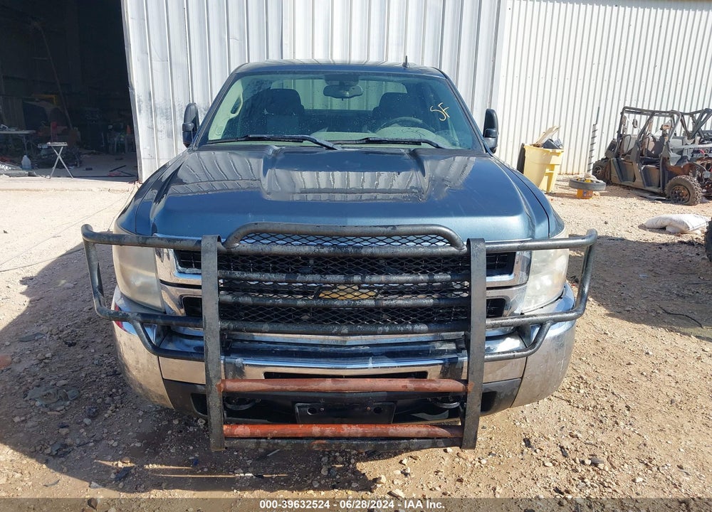2008 CHEVROLET SILVERADO 2500HD WORK TRUCK VIN: 1GCHC23K28F212765