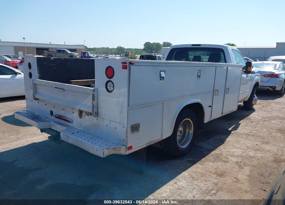 2014 FORD F-350 CHASSIS XL VIN: 1FDRF3G65EEA85795