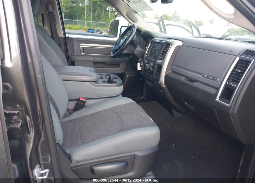 2019 RAM 1500 CLASSIC BIG HORN 4X4 6'4 BOX VIN: 1C6RR7TT5KS576063