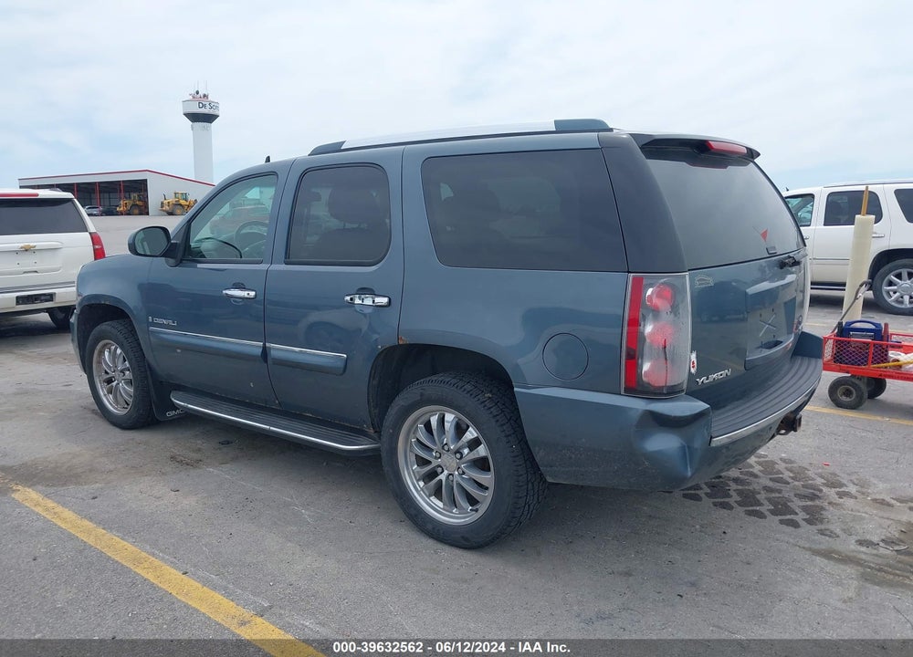 2008 GMC YUKON DENALI VIN: 1GKFK63898J148568