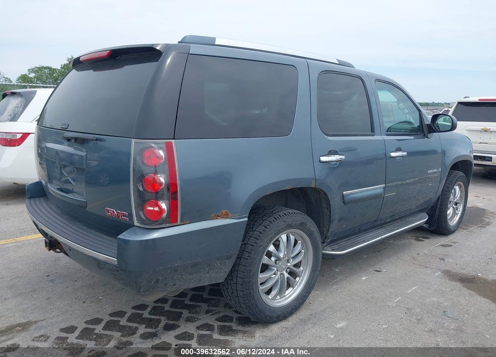 2008 GMC YUKON DENALI VIN: 1GKFK63898J148568