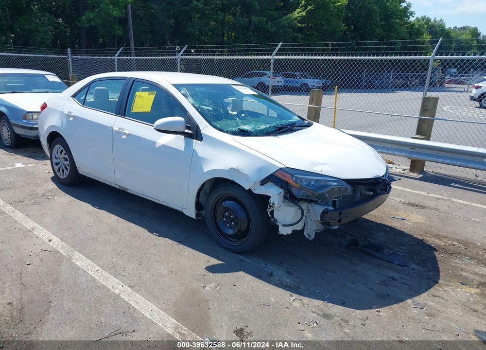 2018 TOYOTA COROLLA LE VIN: 2T1BURHE3JC056121