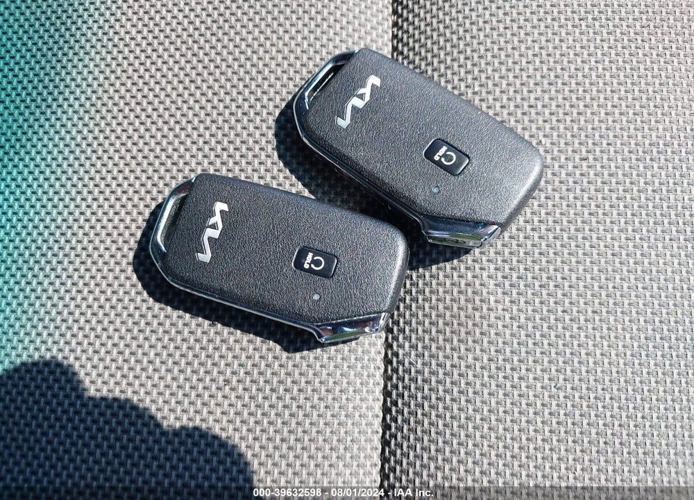 2023 KIA SPORTAGE PLUG-IN HYBRID X-LINE VIN: KNDPYDAH0P7094711