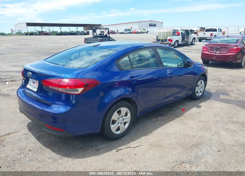 2018 KIA FORTE LX VIN: 3KPFK4A71JE165961
