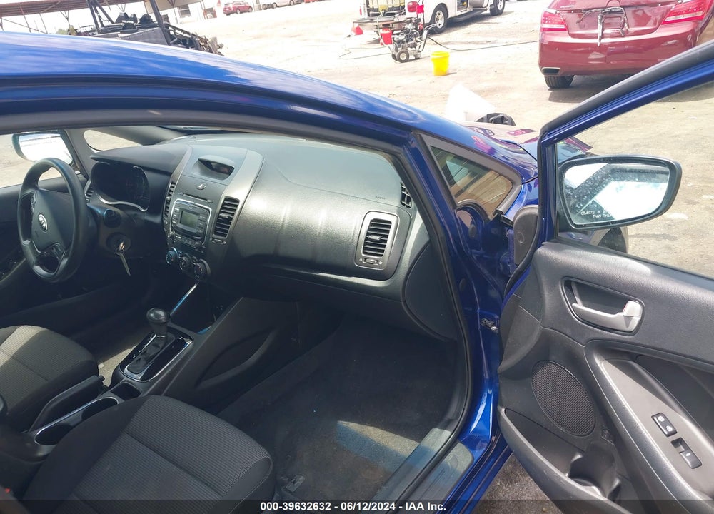 2018 KIA FORTE LX VIN: 3KPFK4A71JE165961
