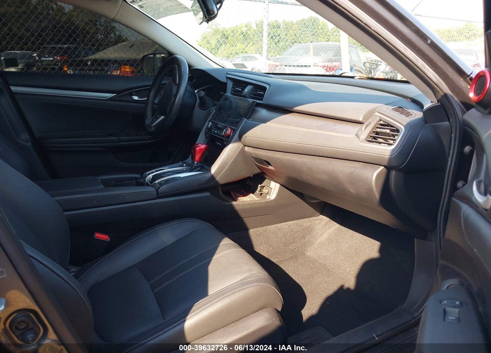 2018 HONDA CIVIC EX-L VIN: JHMFC1F79JX028124