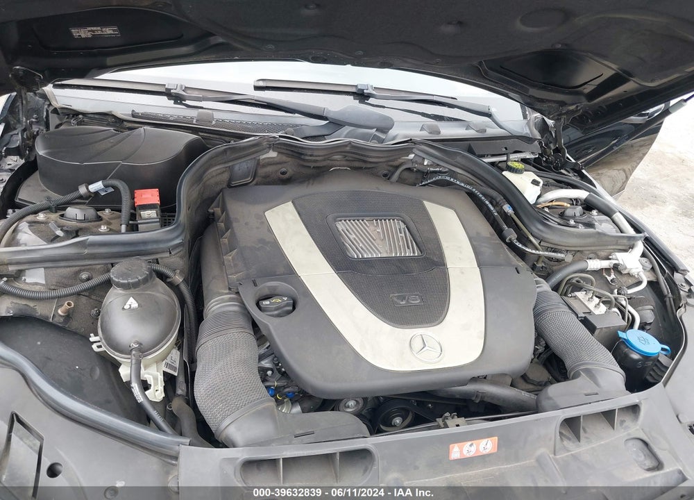 2010 MERCEDES-BENZ C 300 LUXURY/SPORT VIN: WDDGF5EB9AR121553