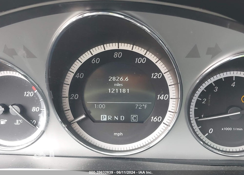 2010 MERCEDES-BENZ C 300 LUXURY/SPORT VIN: WDDGF5EB9AR121553